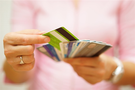 使用东亚银行信用卡最低还款额有什么好处？