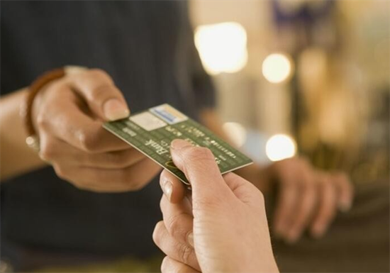 信用卡手续费怎么算的？