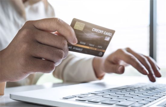 招商ELLE联名信用卡逾期还款利息是多少？