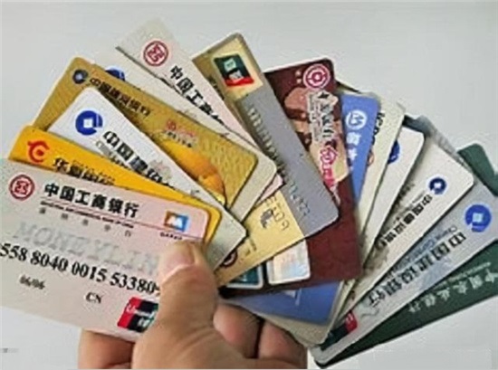 信用卡逾期会影响其它银行信用卡吗？