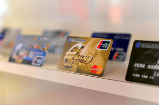 
信用卡还款冲抵顺序怎么算？