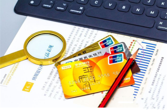 
信用卡刷爆了要多少超限费？